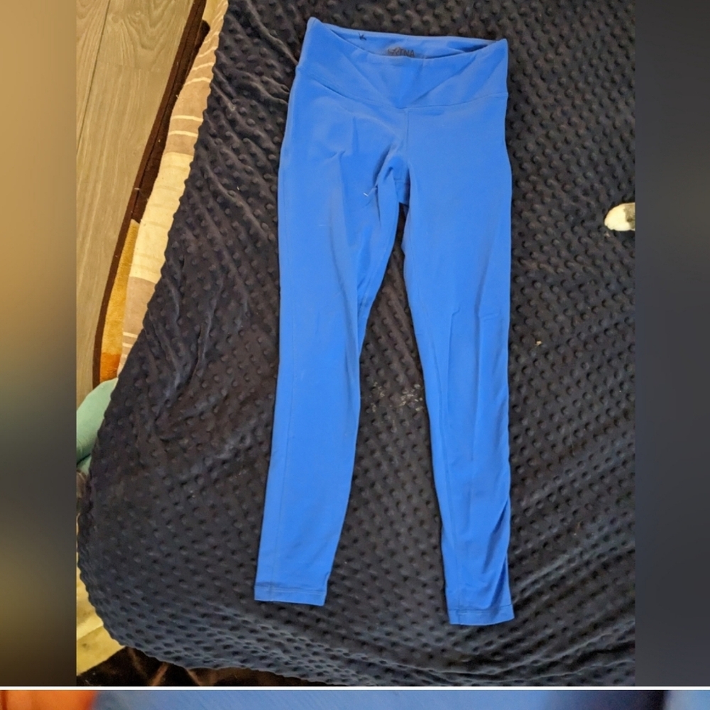 Pre loved blue TNA leggings size xs